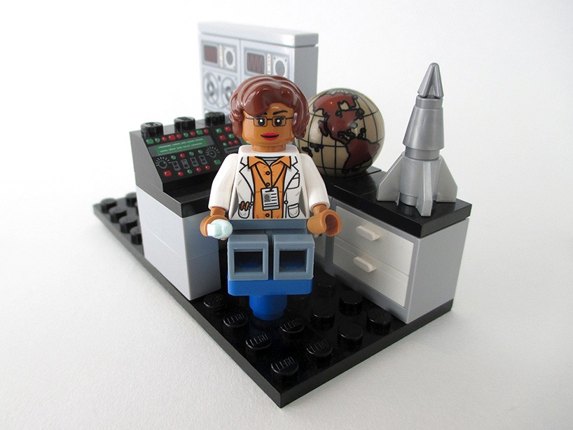 lego-nasa-women-4.jpg