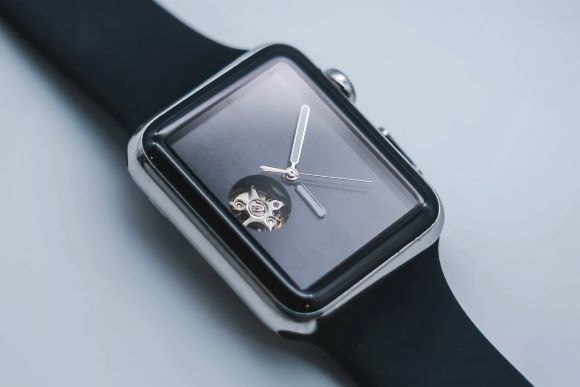 apple_mechanical_watch_2.jpg