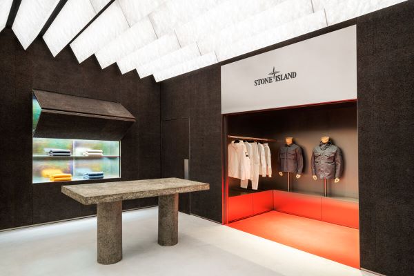 07-Stone-Island-Chicago_New-Retail-Identity_1200xauto_Slide.jpg