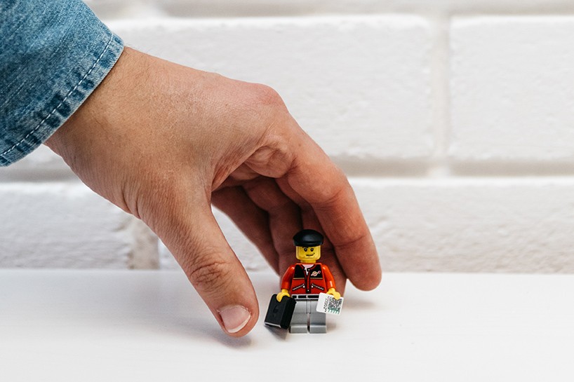 LEGO-resume-andy-morris-designboom-06.jpg