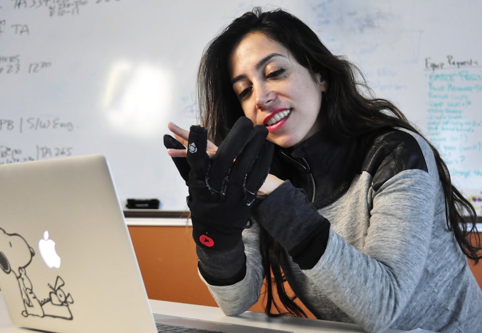 flex-n-feel-gloves-2.jpg