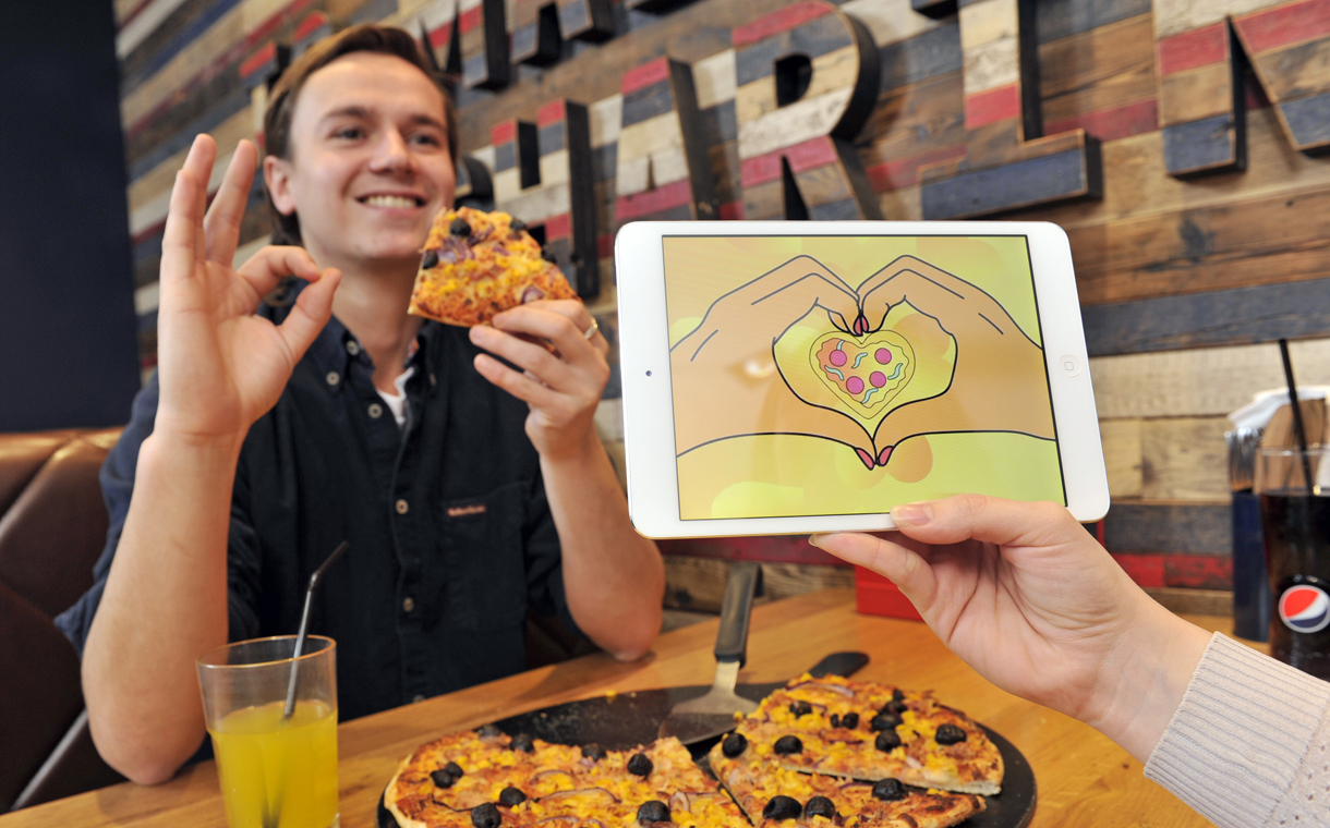 Happiest-Pizza-Pizza-Hut-Restaurants-2.jpg